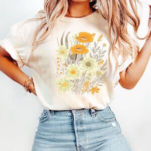 Vintage Flowers Graphic Shirt – Daisy & Sunflower Retro Floral Tee